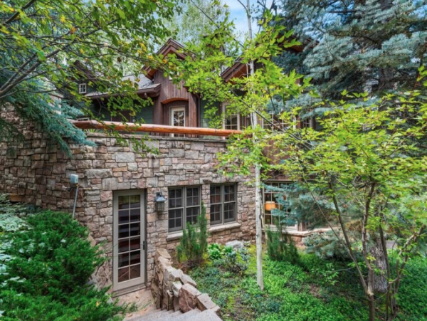 Luxurious Ski-In/Ski-Out Snowmass Chalet with Stunning Mountain Views